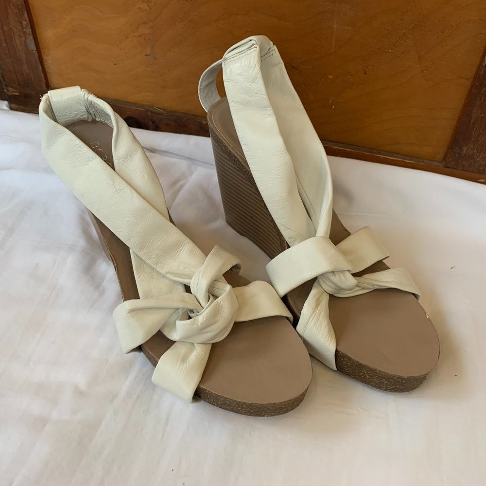 BCBGeneration Teagan White Platform Wedge Sandal Size 6 1/2